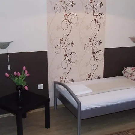 Peterfia Panzio Hotel
